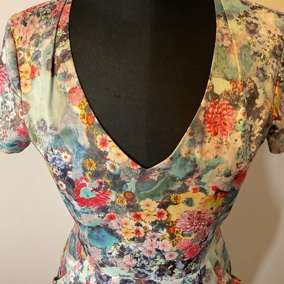 19. H&M Blue and Pink Ruched Peplum Mini Dress Size unknown see description - Picture 5 of 8